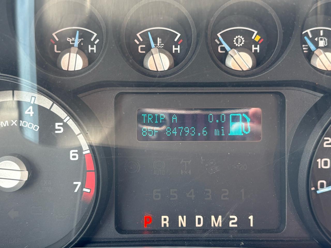 Ford Super Duty F-350 DRW 2WD Reg Cab 165" WB 84" CA XLT 2015