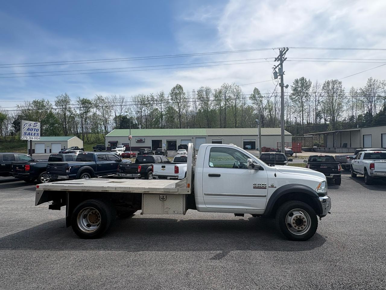 RAM 5500 Chassis Cab Tradesman 4x4 Reg Cab 84" CA 168.5" WB 2017