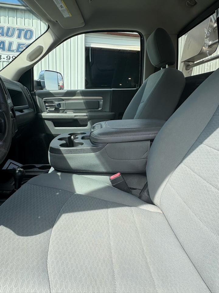 RAM 5500 Chassis Cab Tradesman 4x4 Reg Cab 84" CA 168.5" WB 2017