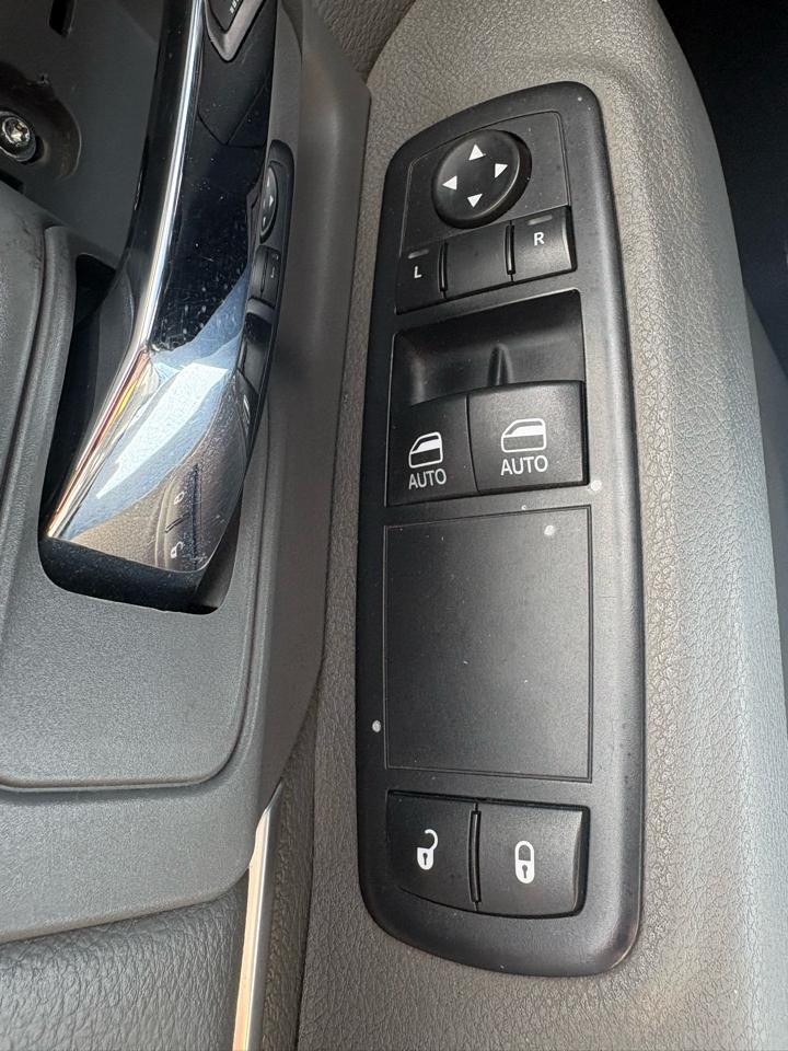 RAM 5500 Chassis Cab Tradesman 4x4 Reg Cab 84" CA 168.5" WB 2017