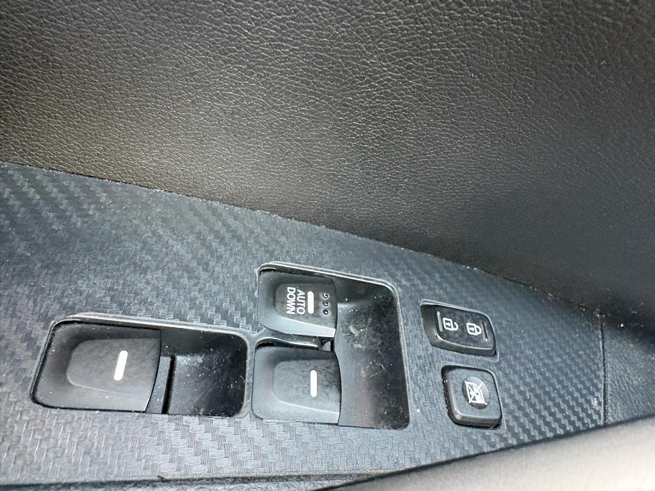 Hyundai Veloster 3dr Cpe Auto 2015