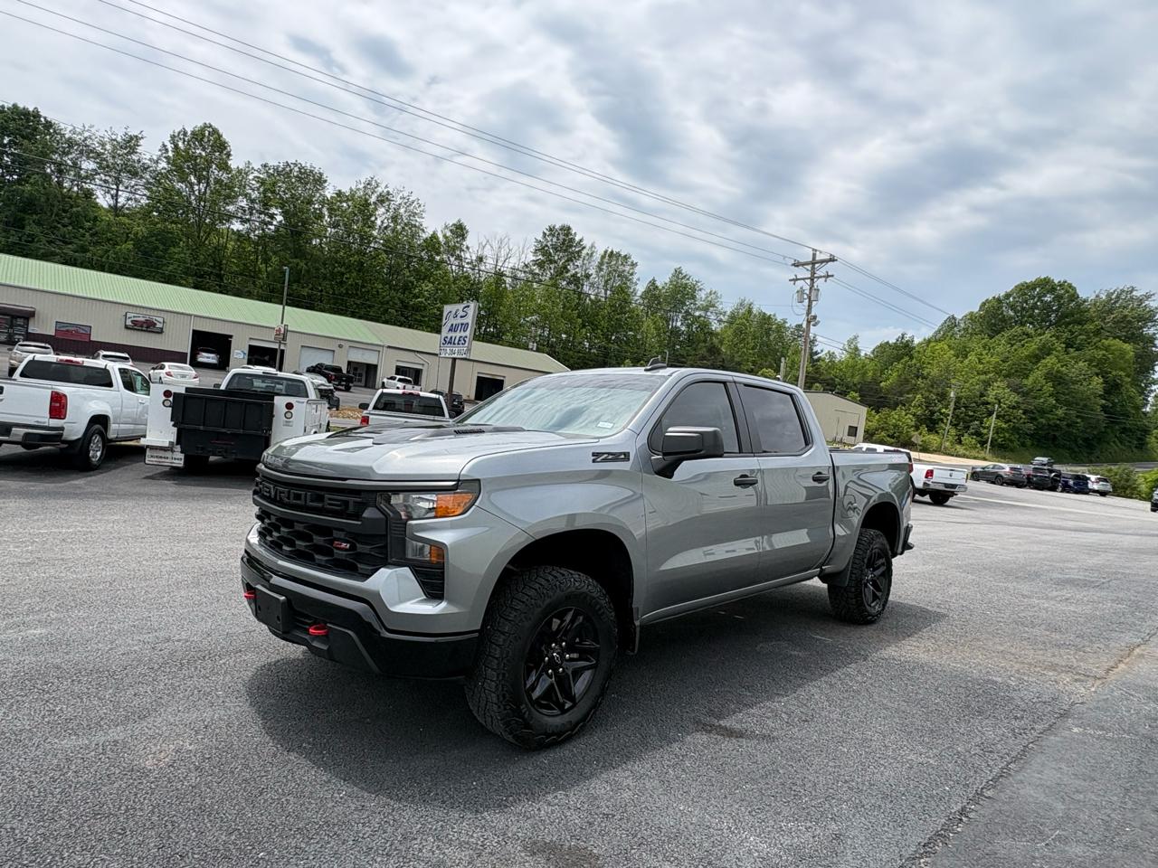 Chevrolet Silverado 1500 4WD Crew Cab 147" Custom Trail Boss 2025