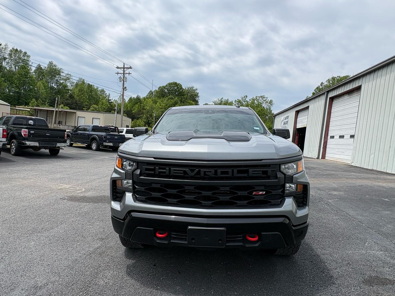 Chevrolet Silverado 1500 4WD Crew Cab 147" Custom Trail Boss 2025