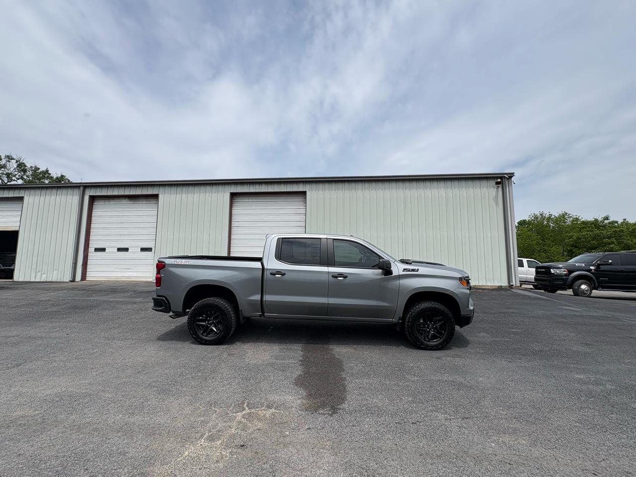 Chevrolet Silverado 1500 4WD Crew Cab 147" Custom Trail Boss 2025