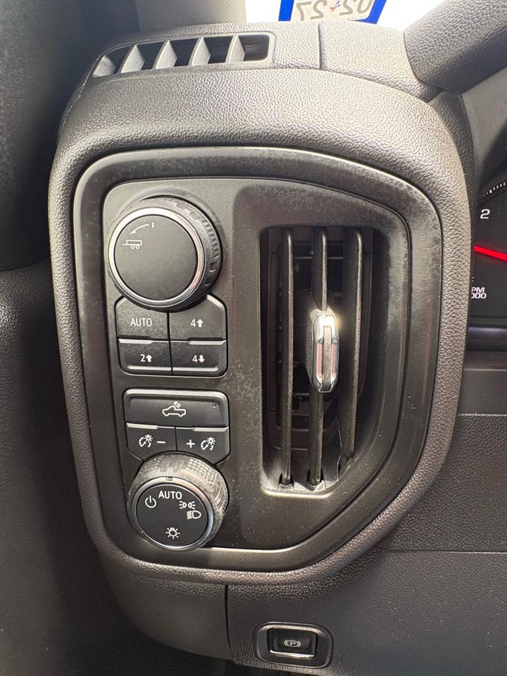 Chevrolet Silverado 1500 4WD Crew Cab 147" Custom Trail Boss 2025