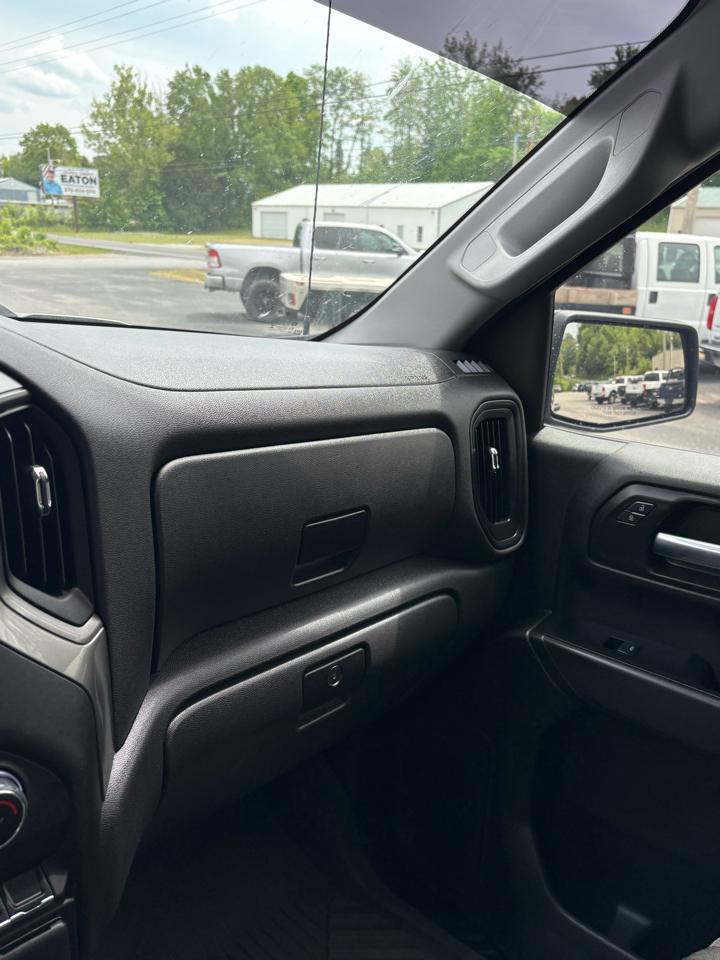 Chevrolet Silverado 1500 4WD Crew Cab 147" Custom Trail Boss 2025