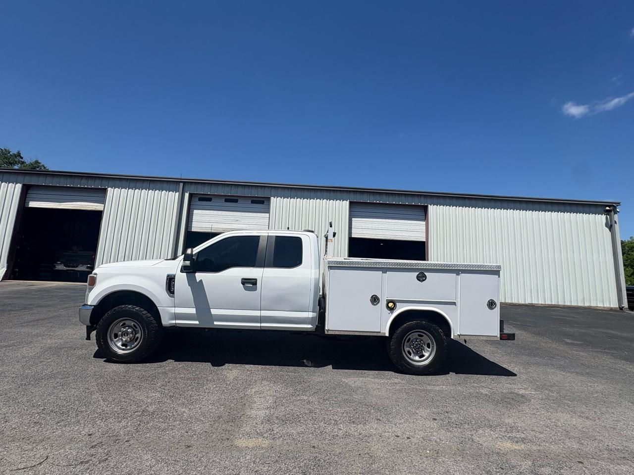 Ford Super Duty F-250 SRW Lariat 4WD SuperCab 8' Box 2022