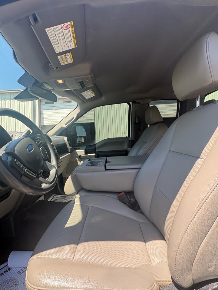 Ford Super Duty F-250 SRW Lariat 4WD SuperCab 8' Box 2022