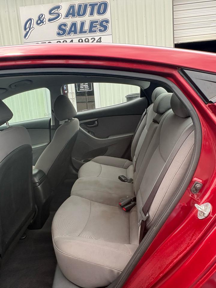 Hyundai Elantra  2015