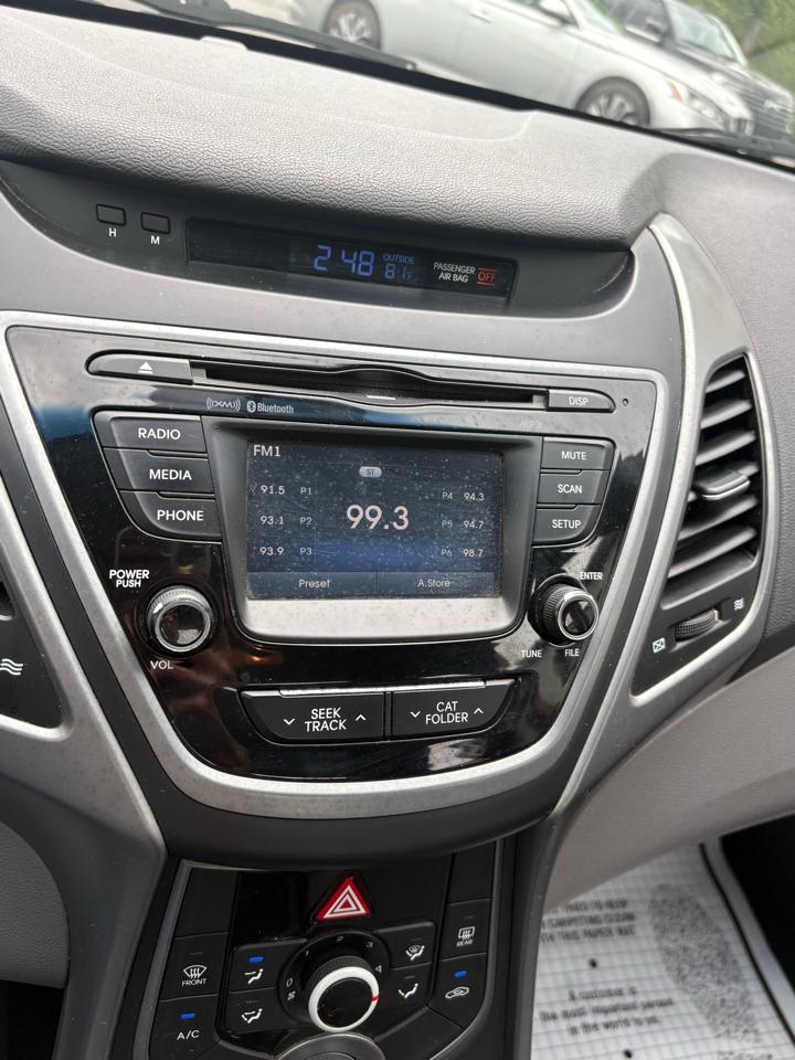 Hyundai Elantra  2015