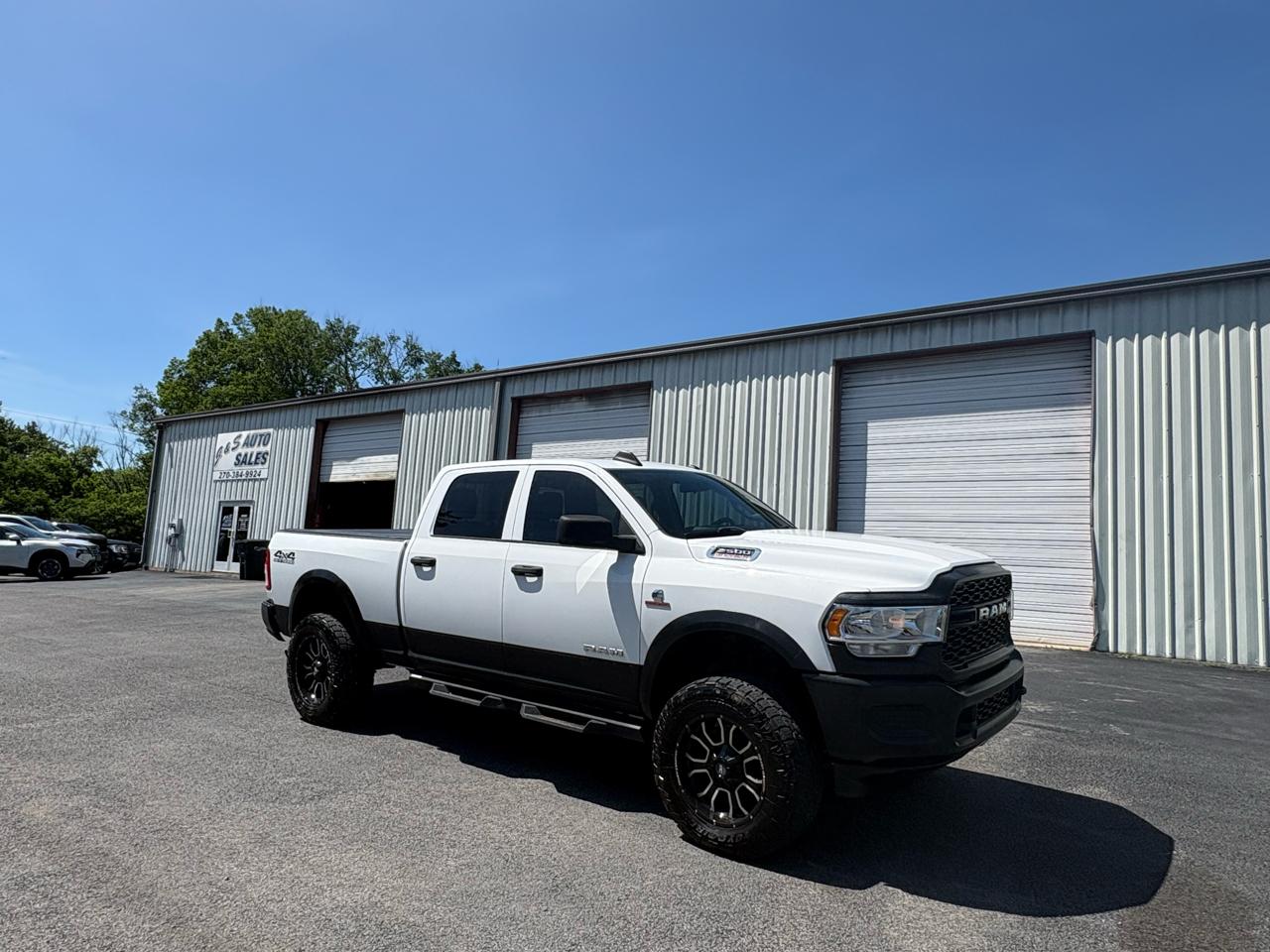 RAM 2500 Tradesman 4x4 Crew Cab 6'4" Box 2019
