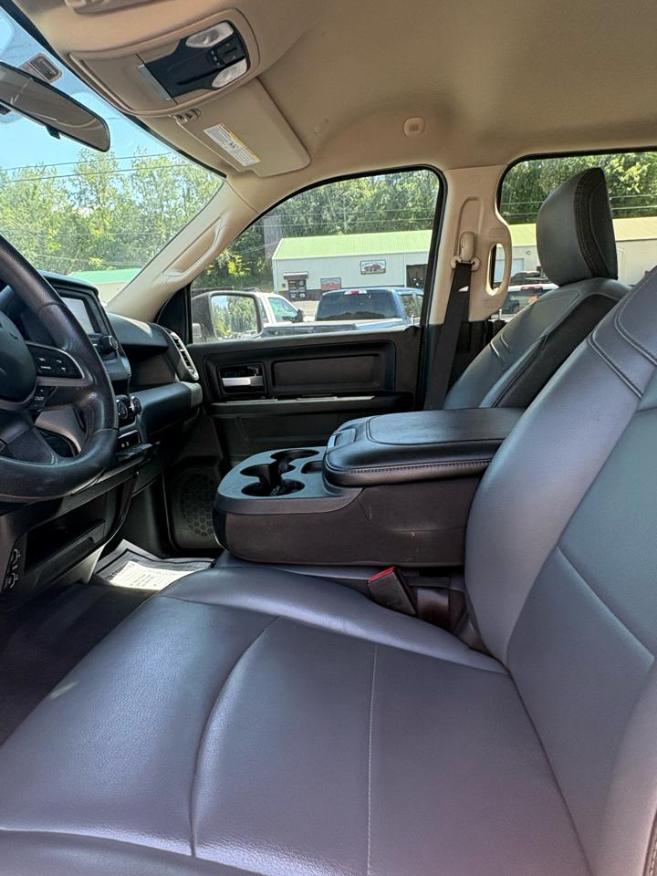 RAM 2500 Tradesman 4x4 Crew Cab 6'4" Box 2019