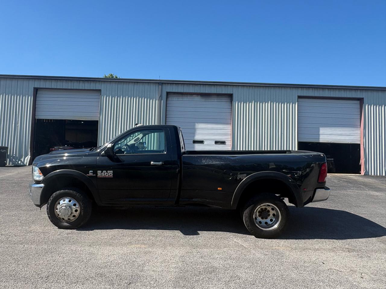 RAM 3500 SLT 4x4 Reg Cab 8' Box 2017