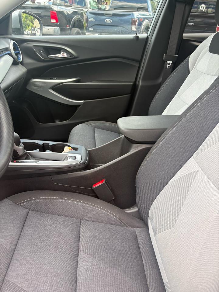 Chevrolet Trax FWD 4dr LS 2025