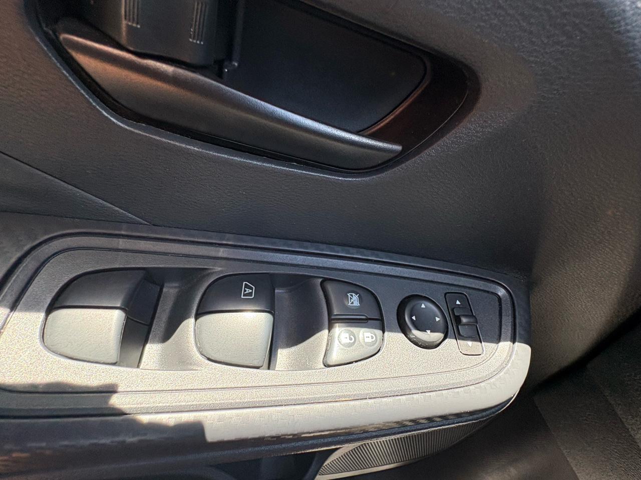 Nissan Versa S CVT 2025