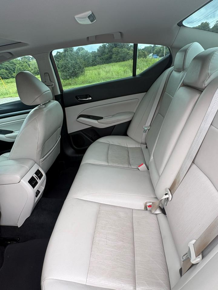 Nissan Altima 2.5 Platinum Sedan 2019