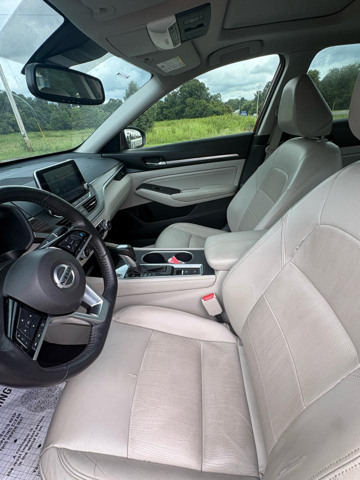 Nissan Altima 2.5 Platinum Sedan 2019