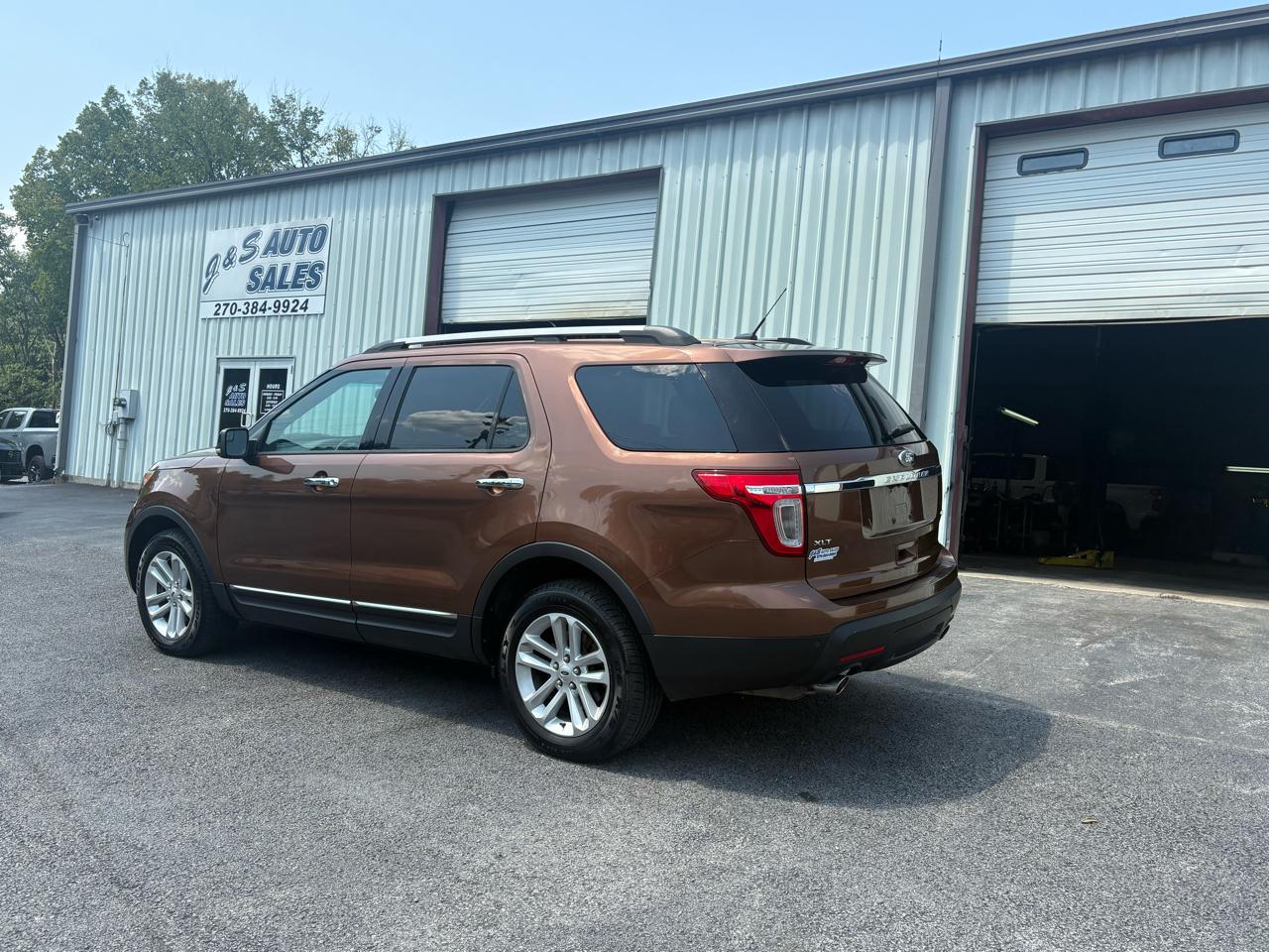 Ford Explorer 4WD 4dr XLT 2012