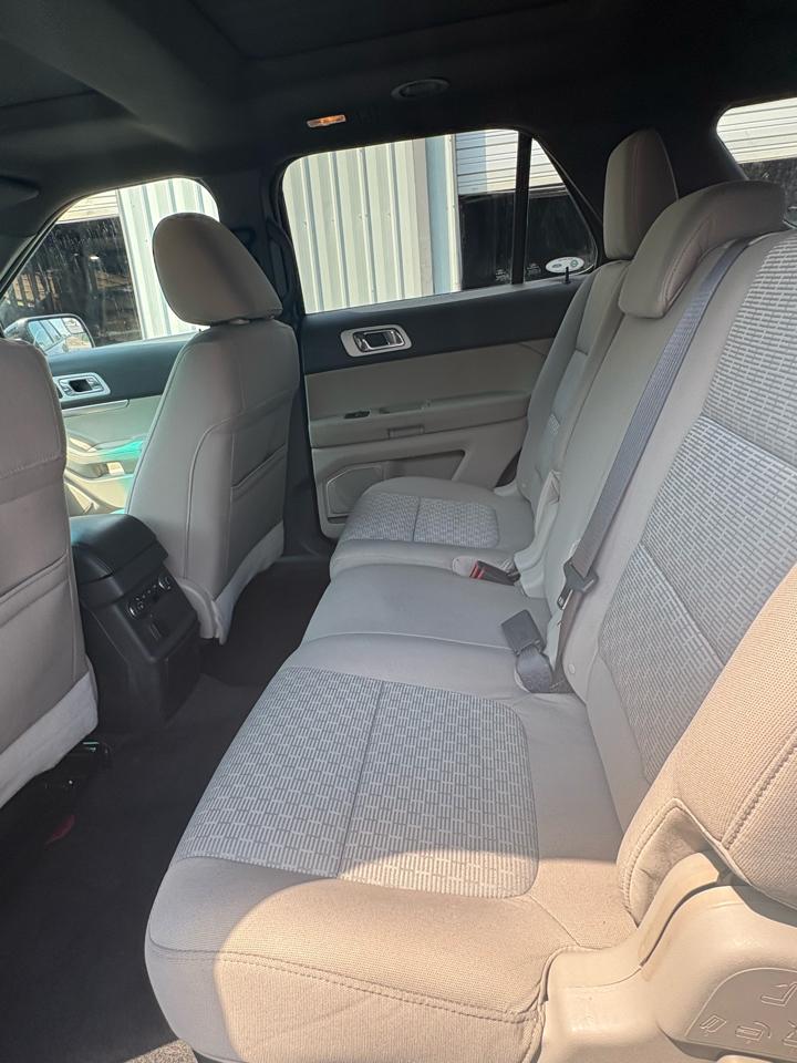 Ford Explorer 4WD 4dr XLT 2012