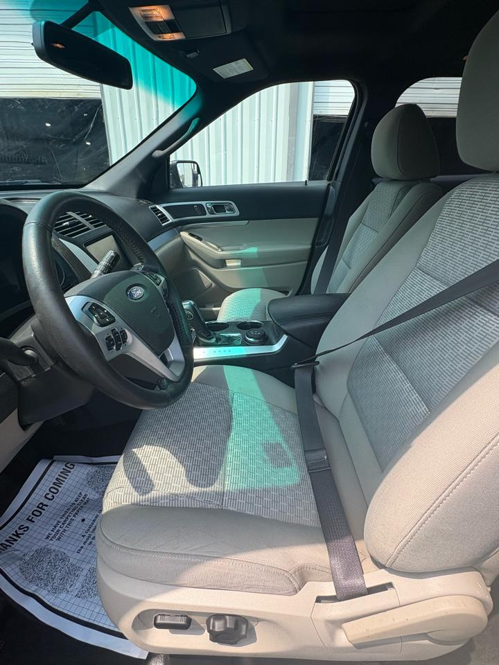 Ford Explorer 4WD 4dr XLT 2012