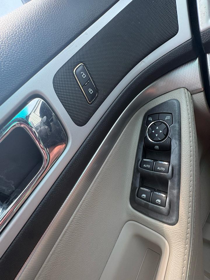 Ford Explorer 4WD 4dr XLT 2012