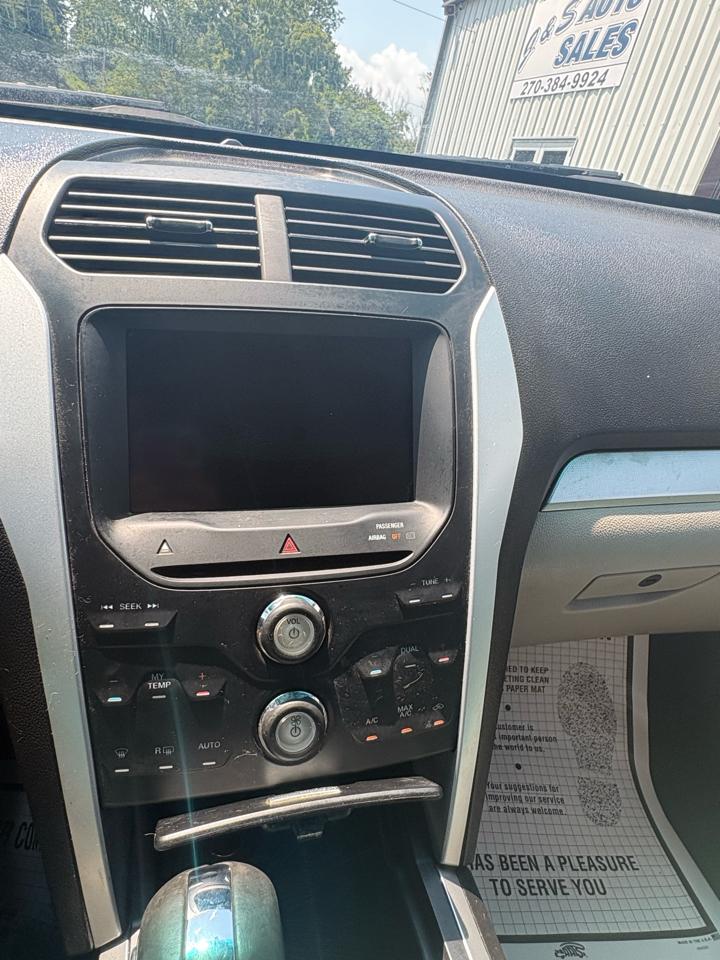 Ford Explorer 4WD 4dr XLT 2012