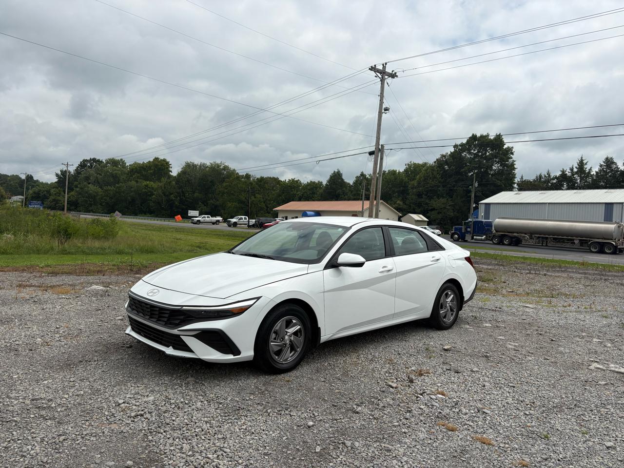 Hyundai Elantra SE IVT 2025