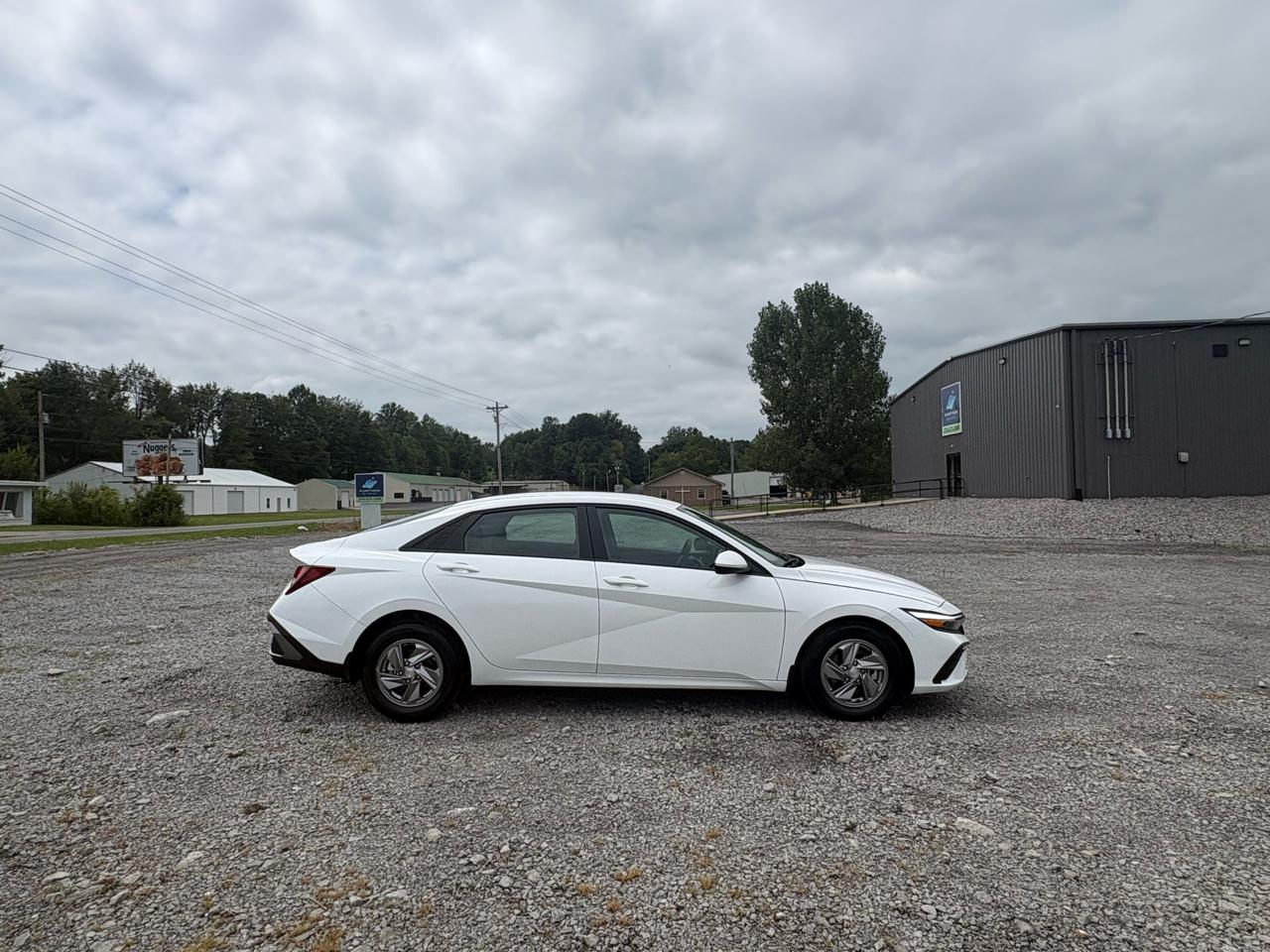 Hyundai Elantra SE IVT 2025