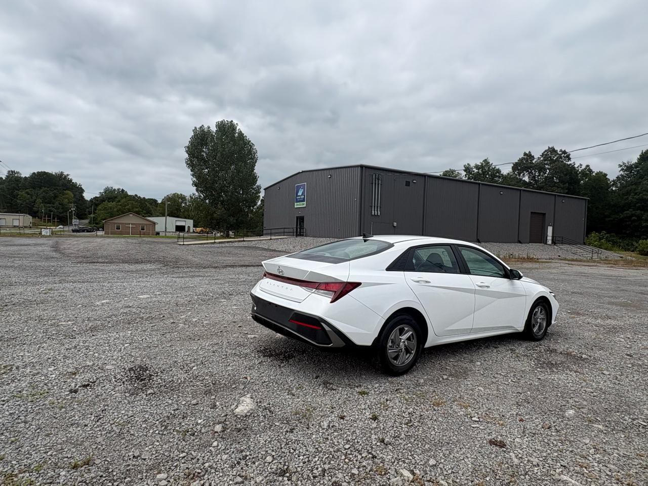 Hyundai Elantra SE IVT 2025