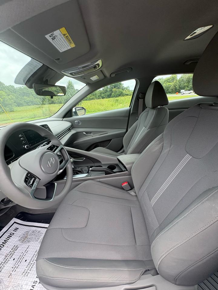 Hyundai Elantra SE IVT 2025