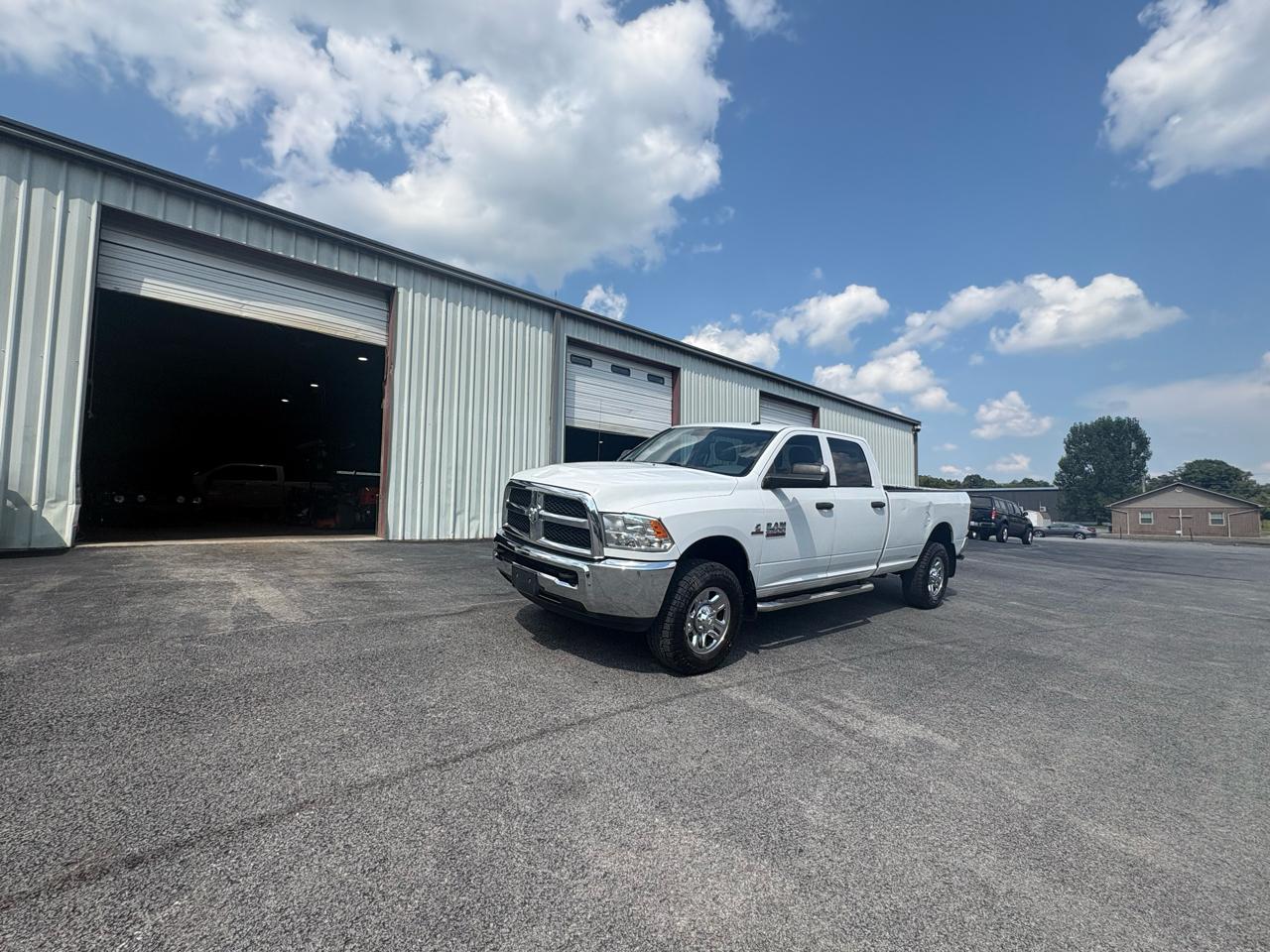 RAM 2500 Tradesman 4x4 Crew Cab 8' Box 2018