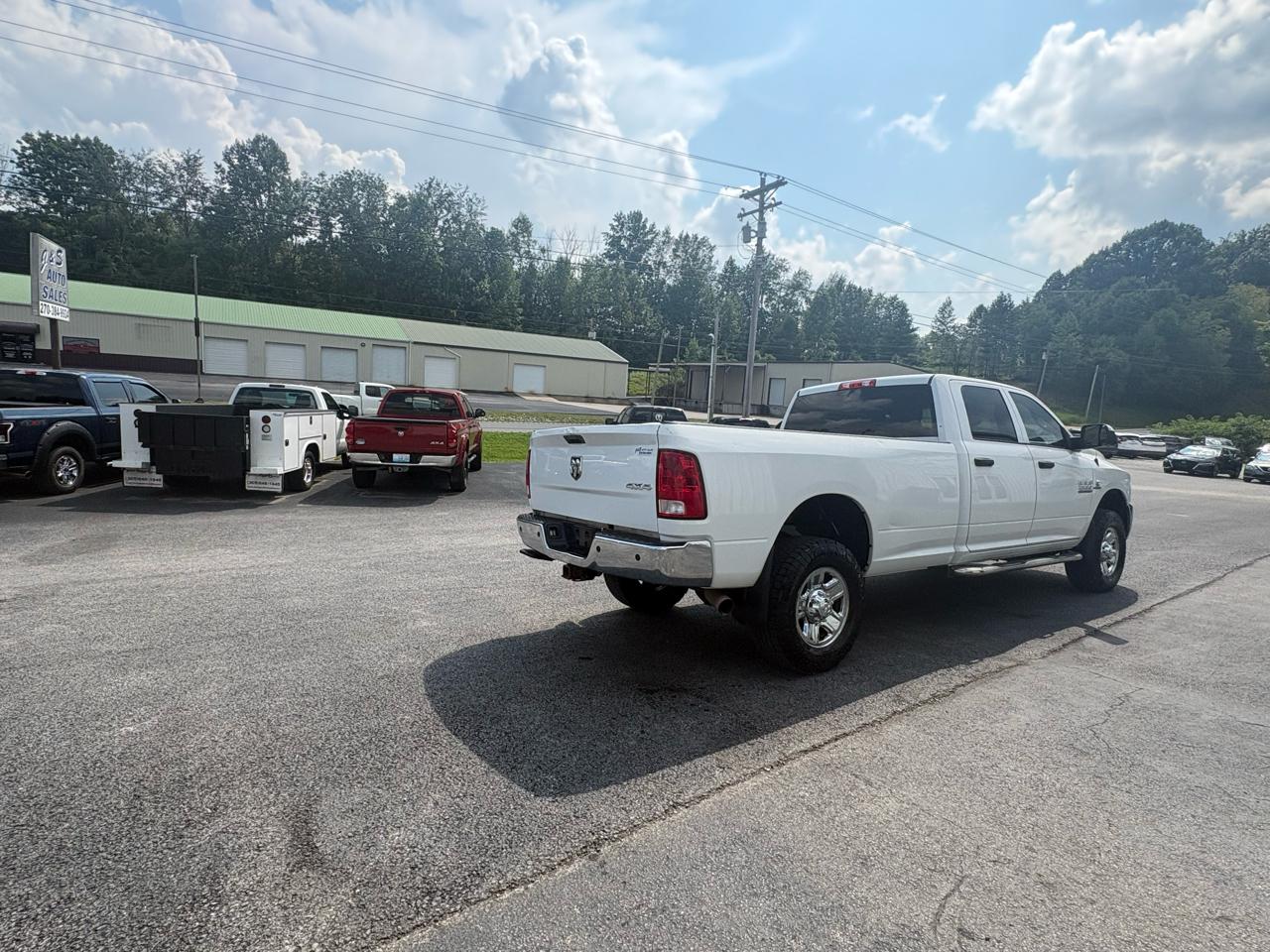 RAM 2500 Tradesman 4x4 Crew Cab 8' Box 2018