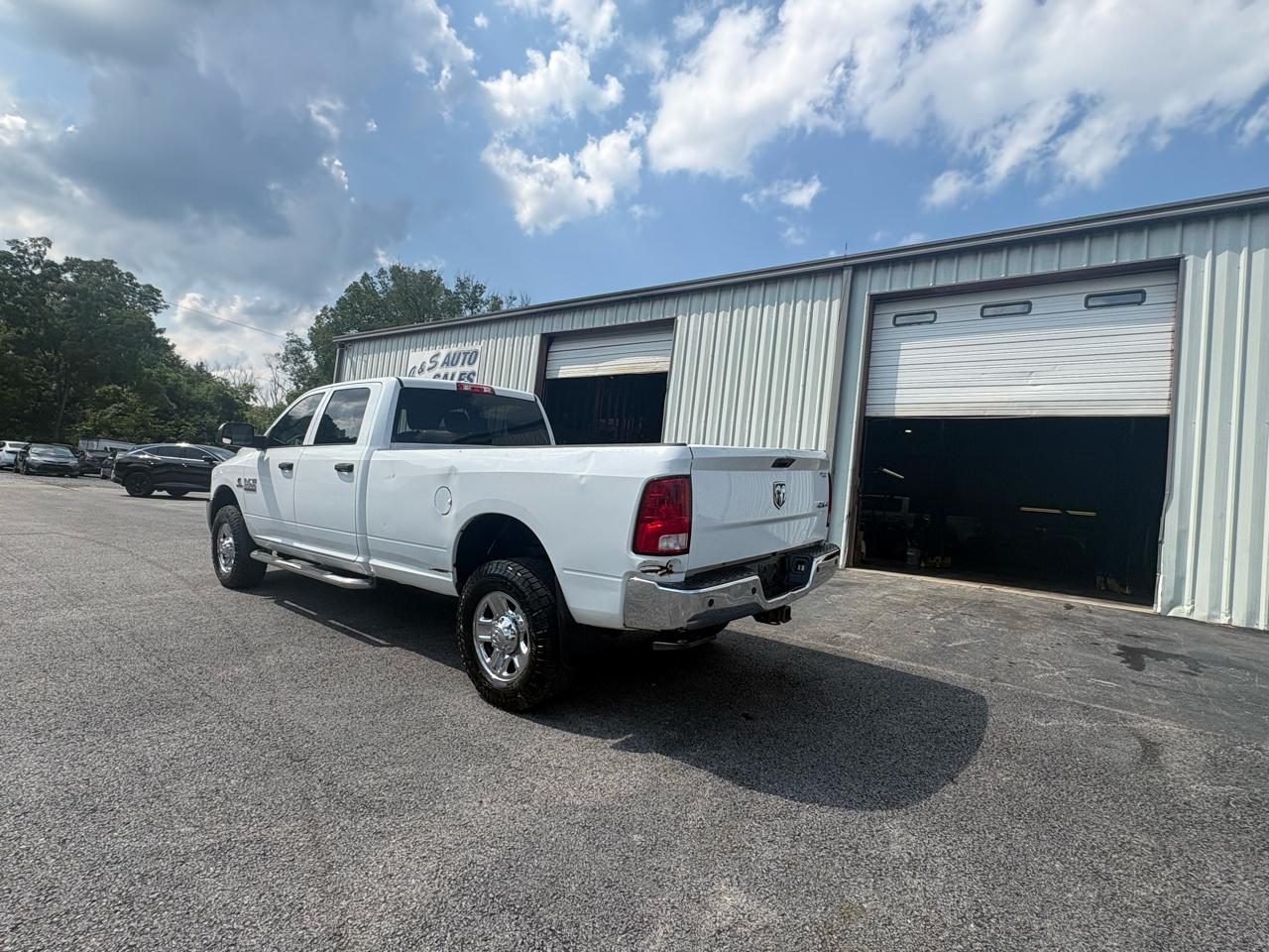 RAM 2500 Tradesman 4x4 Crew Cab 8' Box 2018