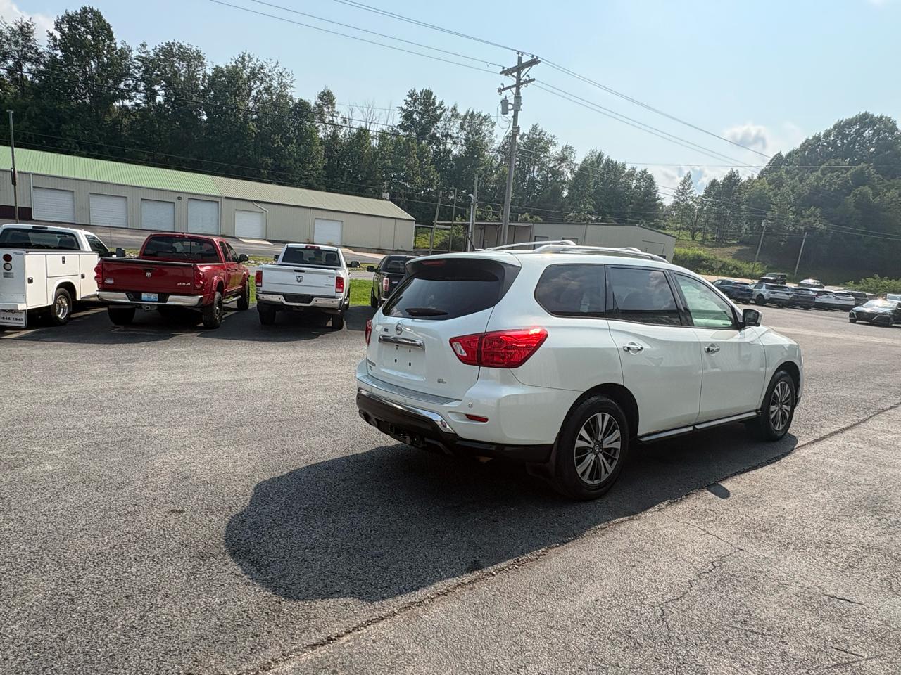 Nissan Pathfinder FWD SL 2017