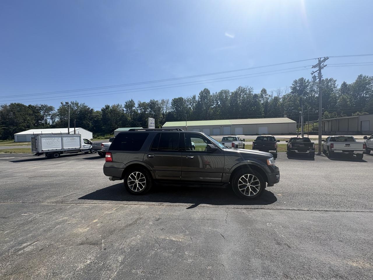 Ford Expedition XLT 2WD 2016