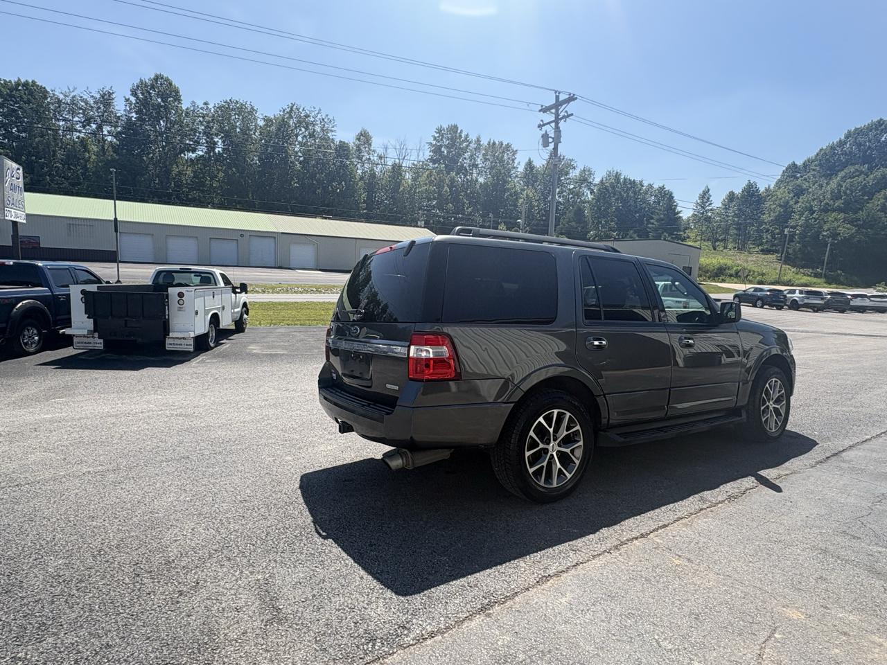 Ford Expedition XLT 2WD 2016