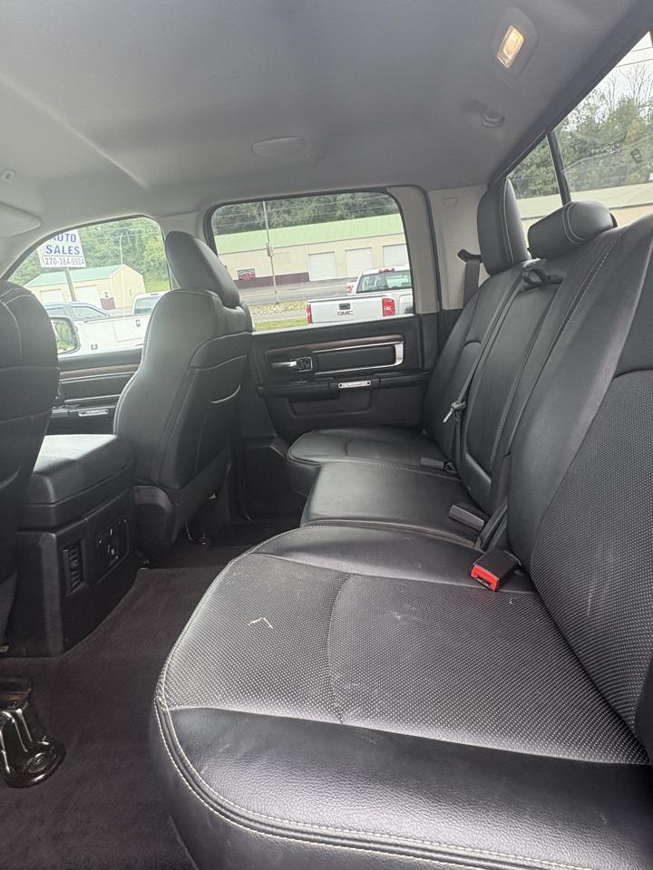 RAM 1500 Laramie 4x4 Crew Cab 5'7" Box 2017