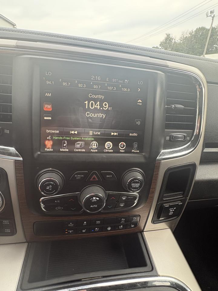 RAM 1500 Laramie 4x4 Crew Cab 5'7" Box 2017