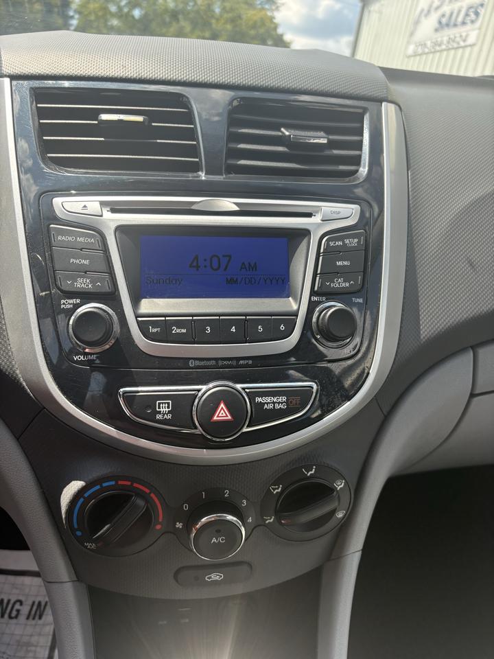 Hyundai Accent 5dr HB Auto SE 2014