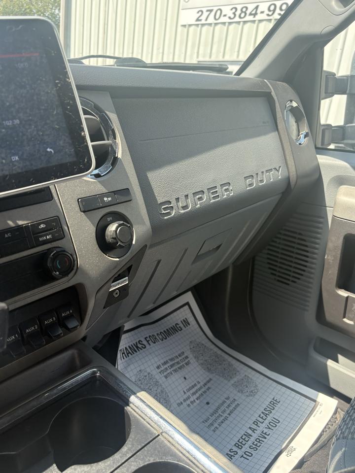 Ford Super Duty F-350 SRW XLT 4WD Crew Cab 6.75' Box 2015