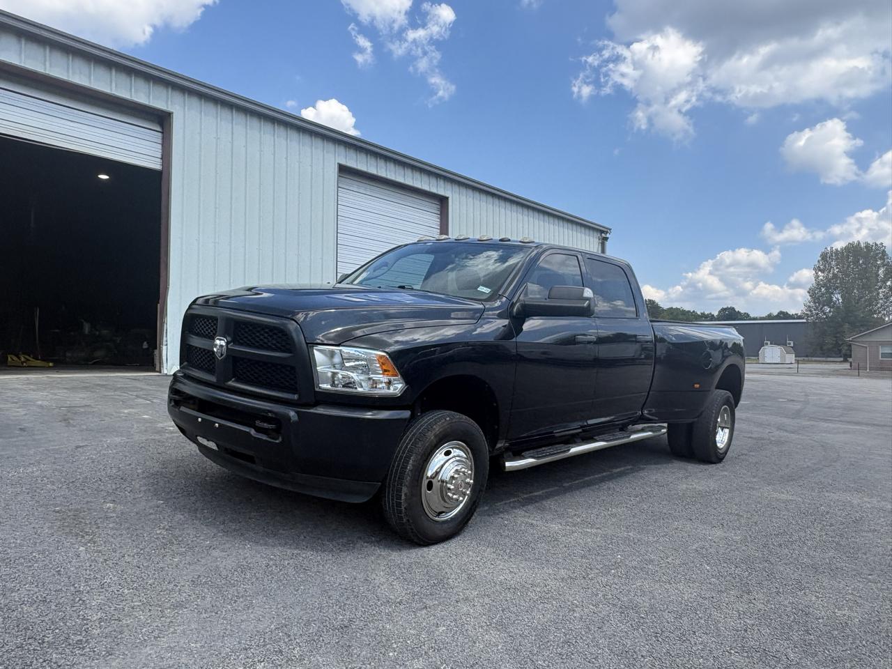 RAM 3500 Tradesman 4x4 Crew Cab 8' Box 2018