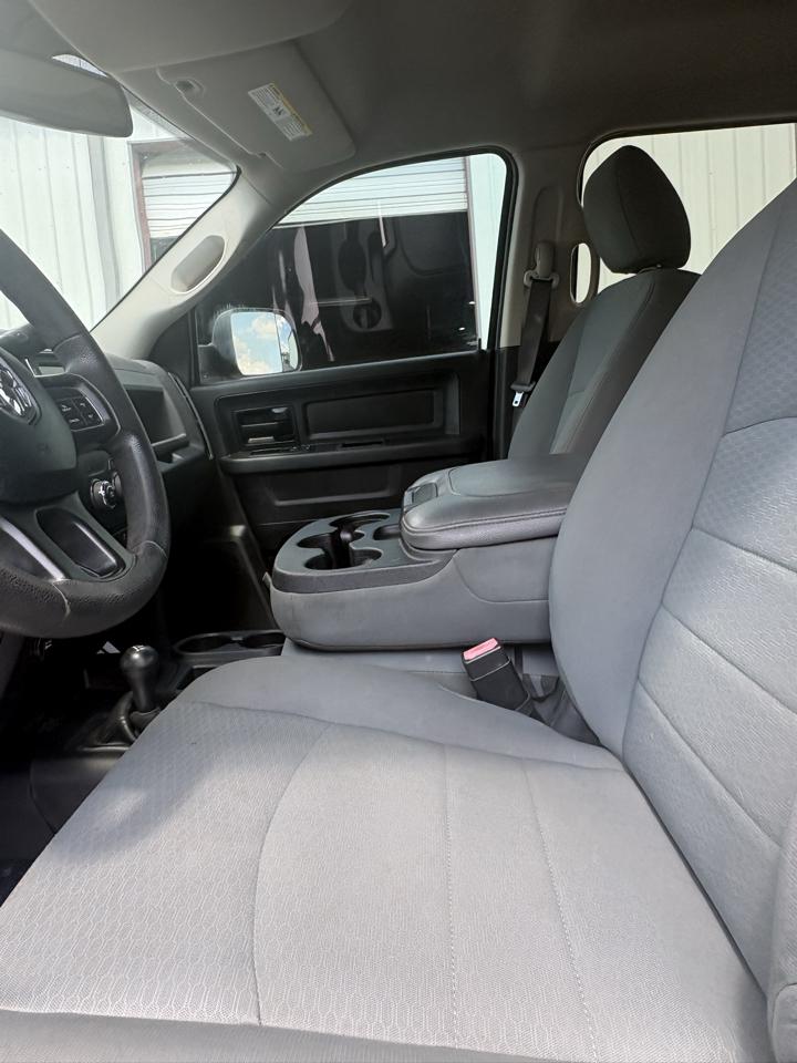 RAM 3500 Tradesman 4x4 Crew Cab 8' Box 2018