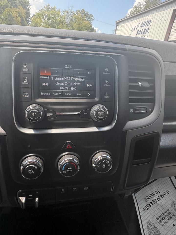 RAM 3500 Tradesman 4x4 Crew Cab 8' Box 2018