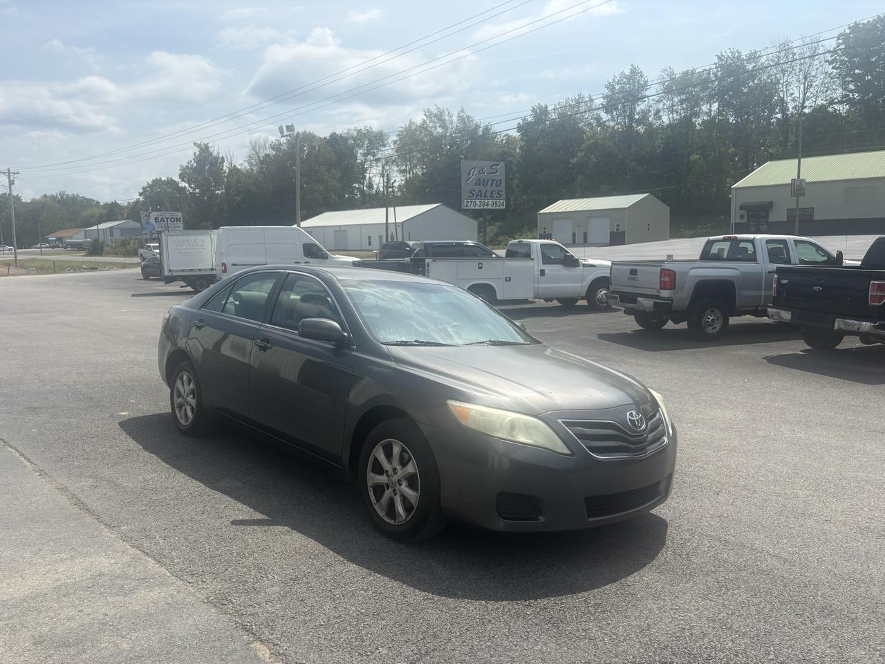 Toyota Camry 4dr Sedan LE 2011