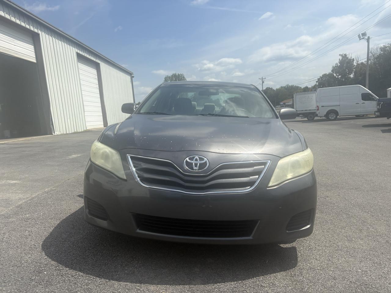 Toyota Camry 4dr Sedan LE 2011