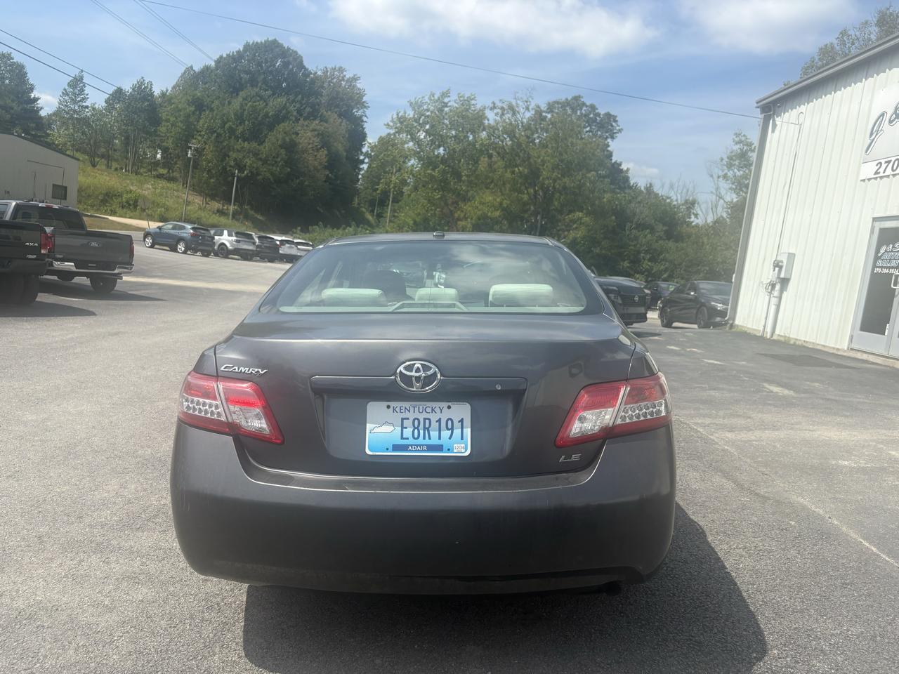 Toyota Camry 4dr Sedan LE 2011