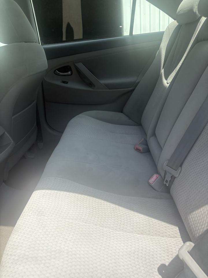 Toyota Camry 4dr Sedan LE 2011