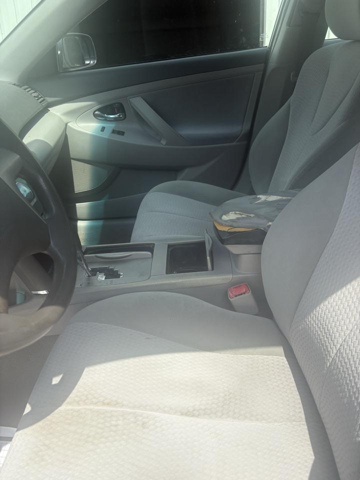 Toyota Camry 4dr Sedan LE 2011