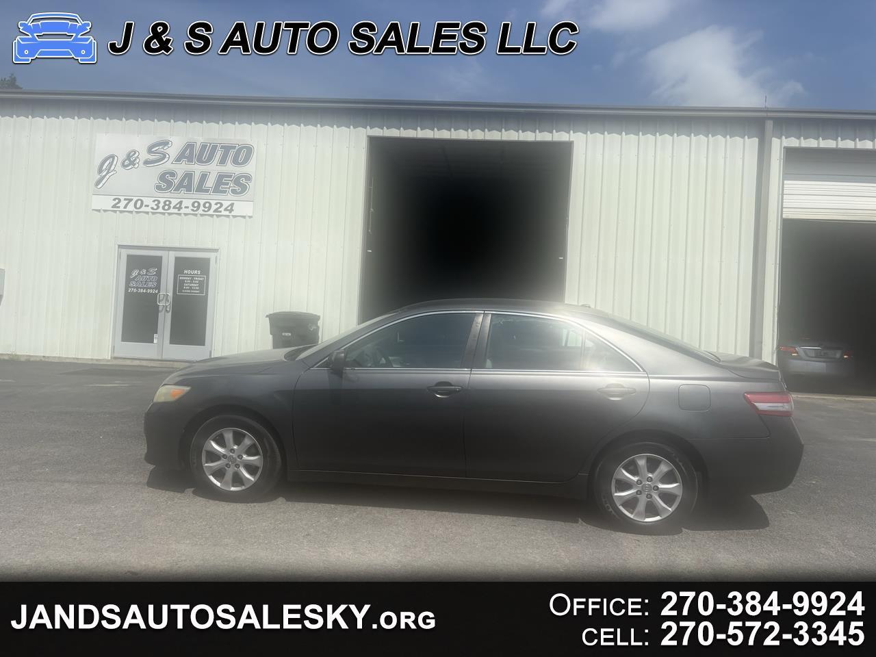 Toyota Camry 4dr Sedan LE 2011