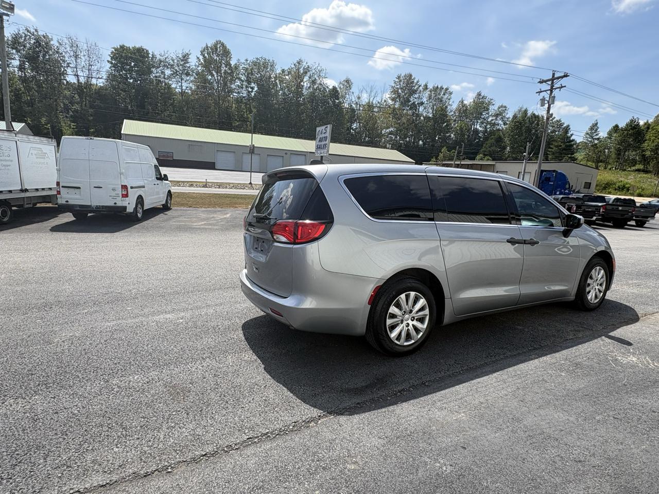 Chrysler Voyager L FWD 2021